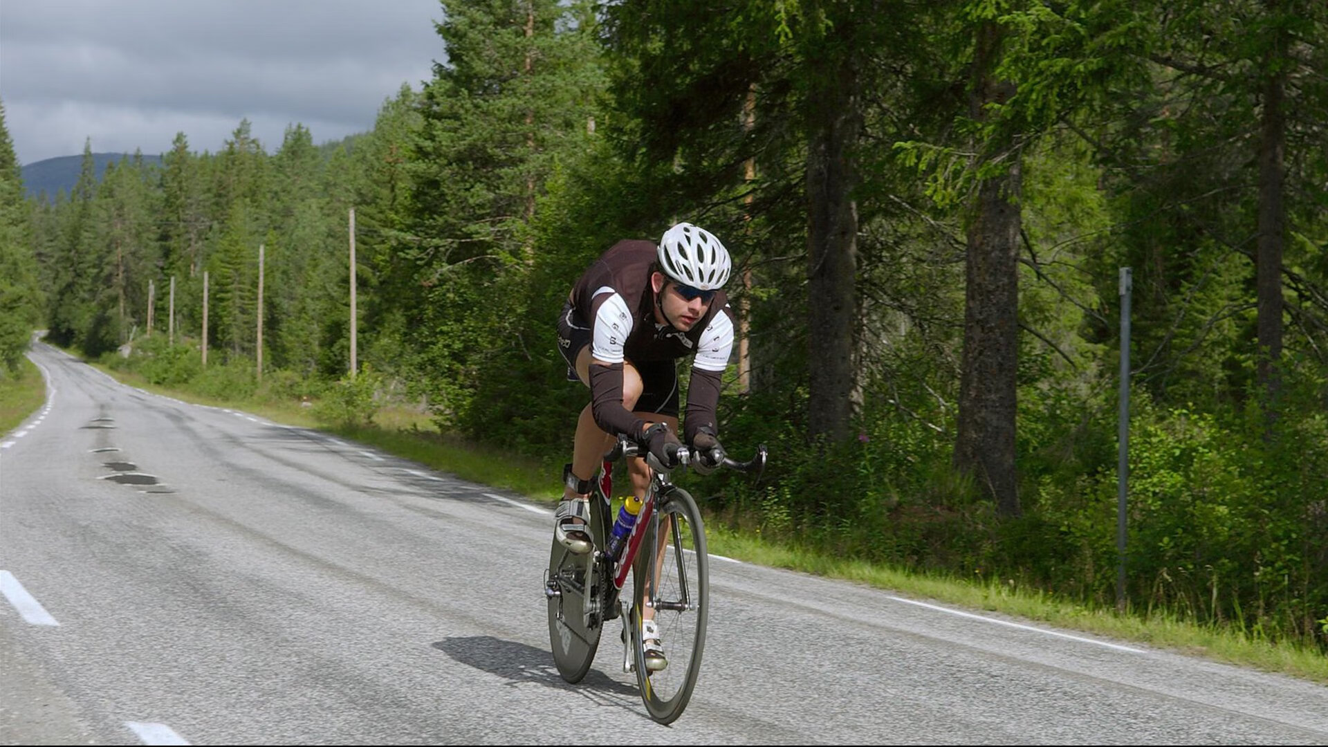职业联赛推动AI战术建议系统辅助教练制定策略